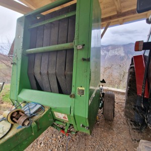 Rolo balirka John Deere 550