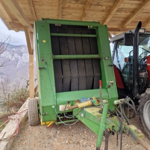Rolo balirka John Deere 550