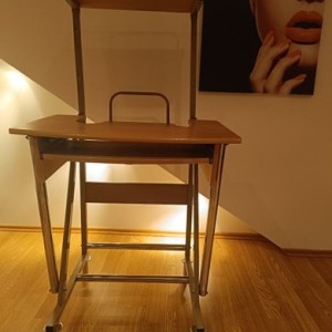 Inox stol za računalo
