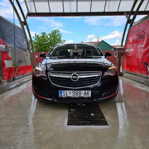 Opel Insignia 1.6