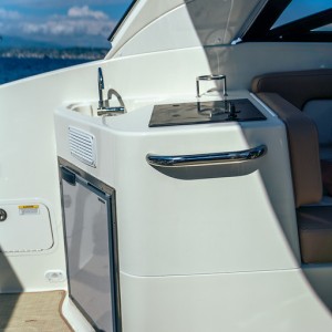 BAYLINER CIERA 8 NOVO PLOVILO SA KABINOM MOTOR MERCRUISER 250MPI