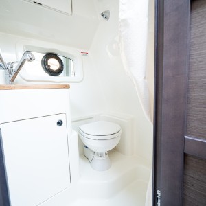 BAYLINER CIERA 8 NOVO PLOVILO SA KABINOM MOTOR MERCRUISER 250MPI