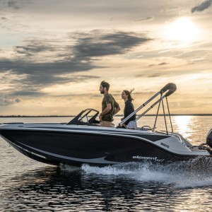 BAYLINER M17 NOVI GLISER BOWRIDER BEZ KABINE FINALNA RASPRODAJA SA LAGERA, BEZ MOTORA