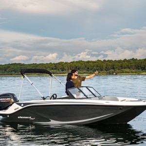BAYLINER M17 NOVI GLISER BOWRIDER BEZ KABINE FINALNA RASPRODAJA SA LAGERA, BEZ MOTORA