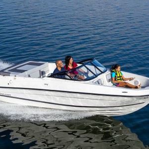 BAYLINER VR4 NOVO PLOVILO-GLISER BOWRIDER BEZ KABINE RASPRODAJA SA LAGERA-MERCRUISER MOTOR
