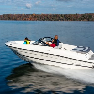 BAYLINER VR4 NOVO PLOVILO-GLISER BOWRIDER BEZ KABINE RASPRODAJA SA LAGERA-MERCRUISER MOTOR