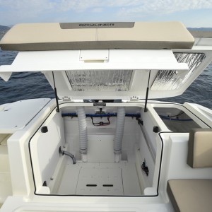 BAYLINER VR5OCU CUDDY NOVI GLISER SA KABINOM SA LAGERA BEZ MOTORA