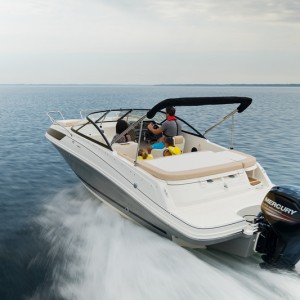 BAYLINER VR5OCU CUDDY NOVI GLISER SA KABINOM SA LAGERA BEZ MOTORA
