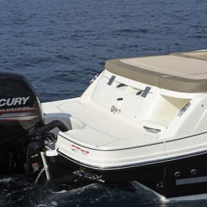 BAYLINER VR5OCU CUDDY NOVI GLISER SA KABINOM SA LAGERA BEZ MOTORA