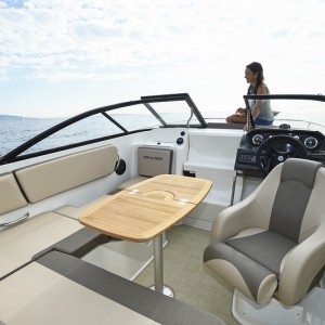 BAYLINER VR5OCU CUDDY NOVI GLISER SA KABINOM SA LAGERA BEZ MOTORA