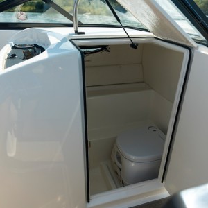 BAYLINER VR6E NOVO PLOVILO-GLISER BOWRIDER BEZ KABINE, 2024 GOD., FINALNA RASPRODAJA SA LAGERA