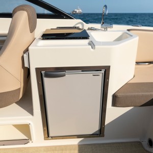 BAYLINER VR6OCU CUDDY OUTBOARD NOVI KLISER SA KABINOM BEZ MOTORA