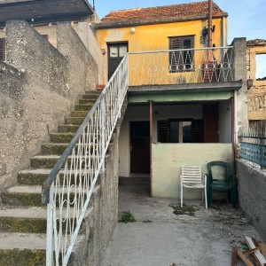 Prodaje se kuća površine cca 140m2