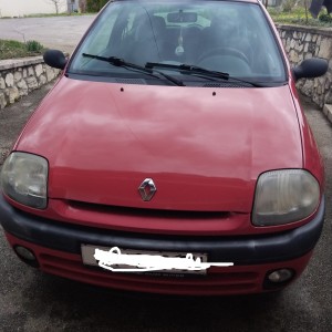 Prodaje se automobil RENAULT CLIO2