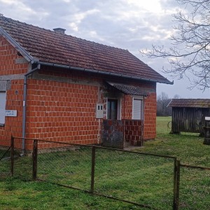 Kuća sa velikom okućnicom
