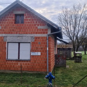 Kuća sa velikom okućnicom