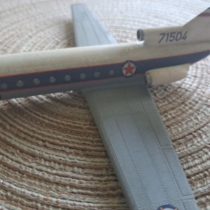 Maketa avion Jakovljev Jak-40 - GOTOVA MAKETA model JRV