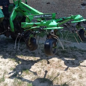 Prodajem okretač za sijeno pauk