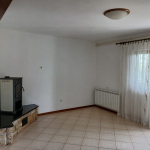 Prodajem stan u Kastvu 94.68 m2