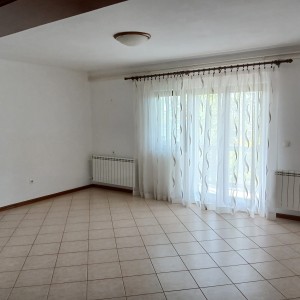 Prodajem stan u Kastvu 94.68 m2