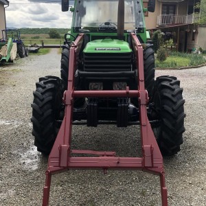 Prednji utovarivač za traktor Torpedo 7506 ili 9006
