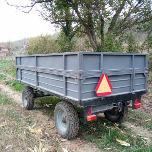 prodajem 7 prikolica kikinda 4t