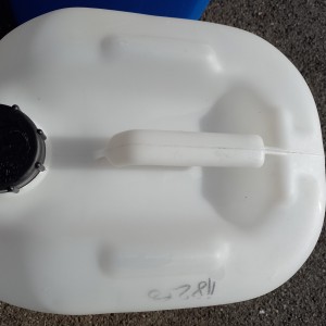 Plastični kanistri s poklopcem 20L TOP STANJE