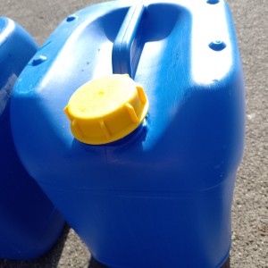 Plastični kanistri s poklopcem 20L TOP STANJE