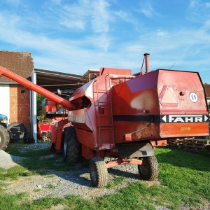 Prodajem kombajn Fahr M922