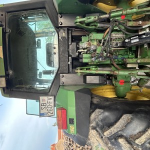 John Deere 6400
