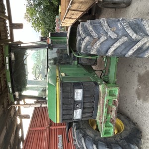 John Deere 6400