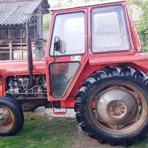 Traktor IMT 539 DeLuxe