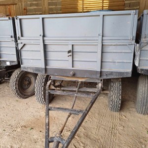 prodajem 7 prikolica kikinda 4t