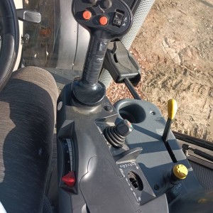 Traktor MCCORMICK TXT 185