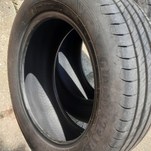 Goodyear efficientgrip preformance 2 - 225/55/17 8 mm ripna!! DOT 1623