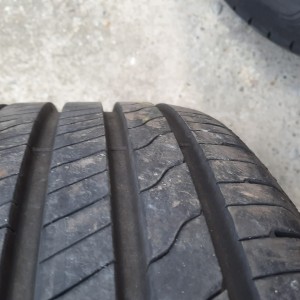Goodyear efficientgrip preformance 2 - 225/55/17 8 mm ripna!! DOT 1623