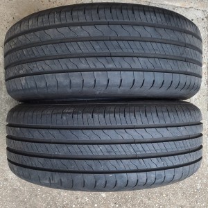 Goodyear efficientgrip preformance 2 - 225/55/17 8 mm ripna!! DOT 1623