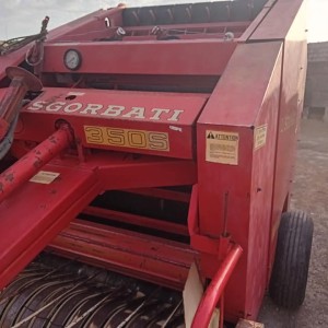 Zetor 6711 sa utovrivačem i balirkom