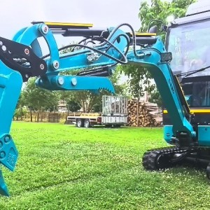 Bager 2 Tone, Kubota motor, TOP model za profesionalce, klima uređaj, puno opreme, klipna pumpa