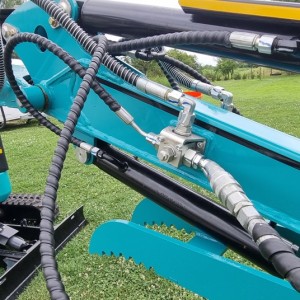 Bager 2 Tone, Kubota motor, TOP model za profesionalce, klima uređaj, puno opreme, klipna pumpa