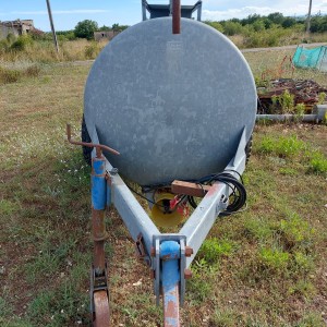 Prodajem cisternu 3200L