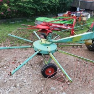 SAKUPLJAC ZA SIJENO POTTINGER i CLAAS