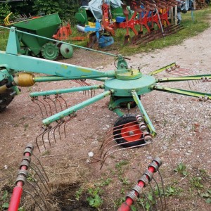 SAKUPLJAC ZA SIJENO POTTINGER i CLAAS