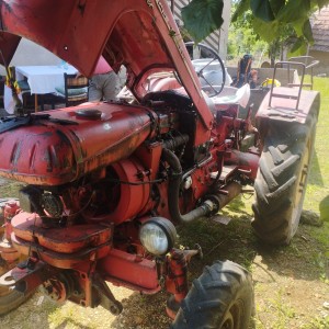 Traktor Porsche prodajem