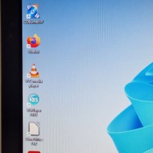 PC Fujitsu Siemens i5 7400, ram 8gb , Windows 11 pro s licencom