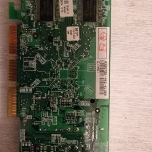 Prodajem 4 HDD , 2GB RAM , 2x TP-LINK router, web kamera , 2x agp graf