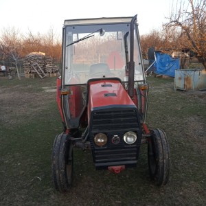 Traktor IMT 539P