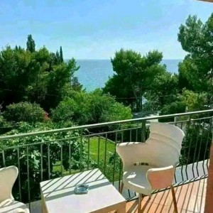 IZDAJEM APARTMAN OD. 120. KVADRATA SA 4 SOBE 2 KUPATILA