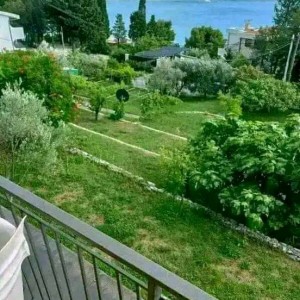 IZDAJEM APARTMAN OD. 120. KVADRATA SA 4 SOBE 2 KUPATILA