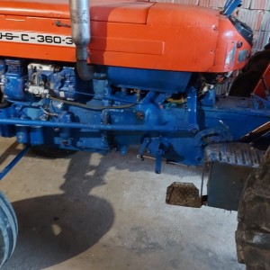 Prodajem traktor Ursus